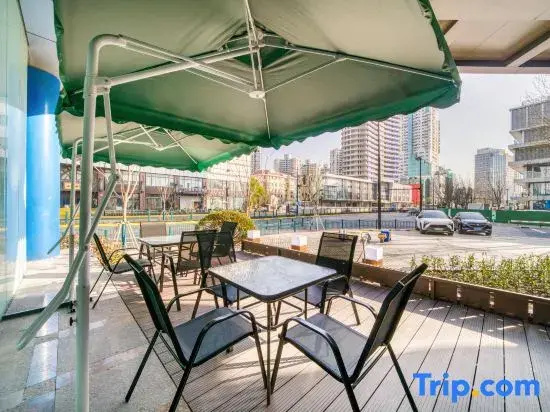 Elong Anyue Hotel (Shanghai Pudong Avenue Xiepu Road Subway Station)